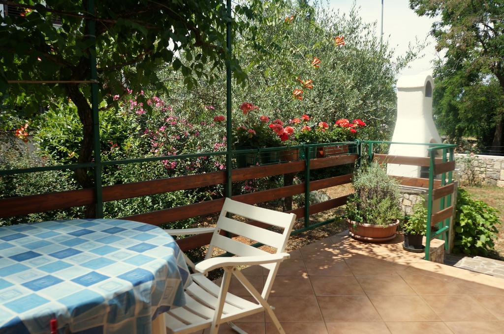 Studio And Apartment Nadia With Garden Poreč Quarto foto